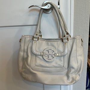 Tory Burch Amanda Hobo Off white purse